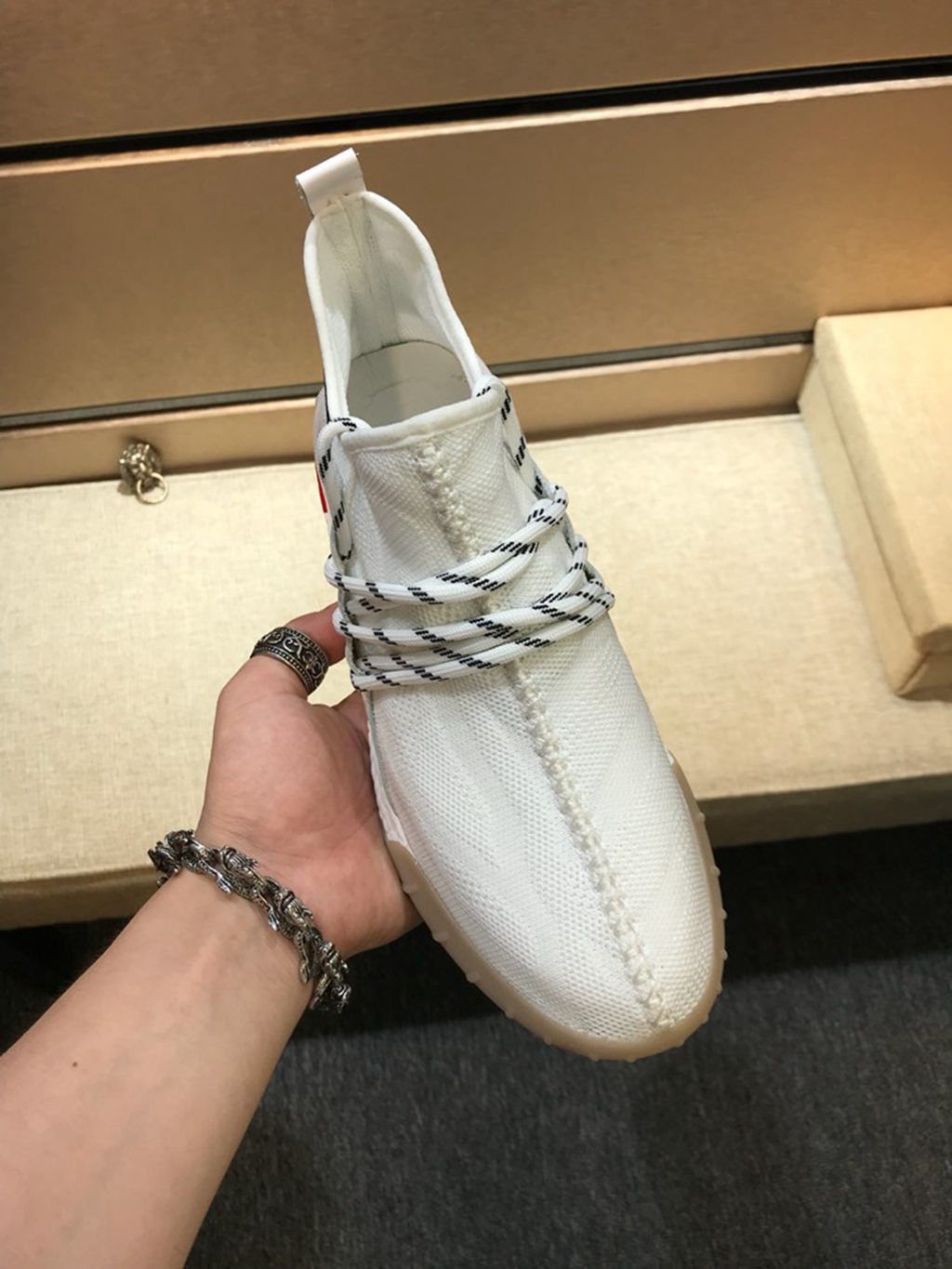 BLG  sneaker